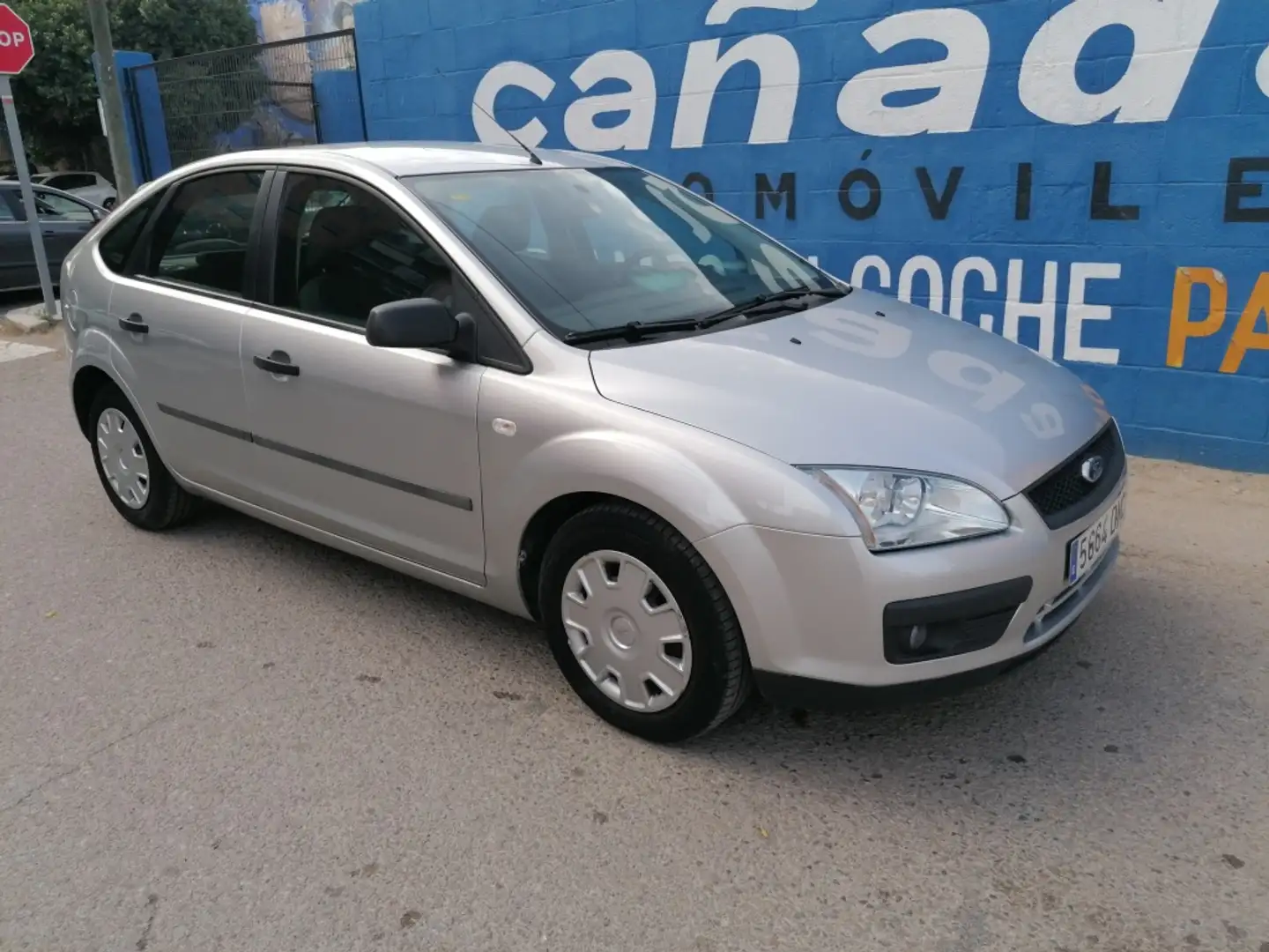 Ford Focus 1.6 Trend Plateado - 1