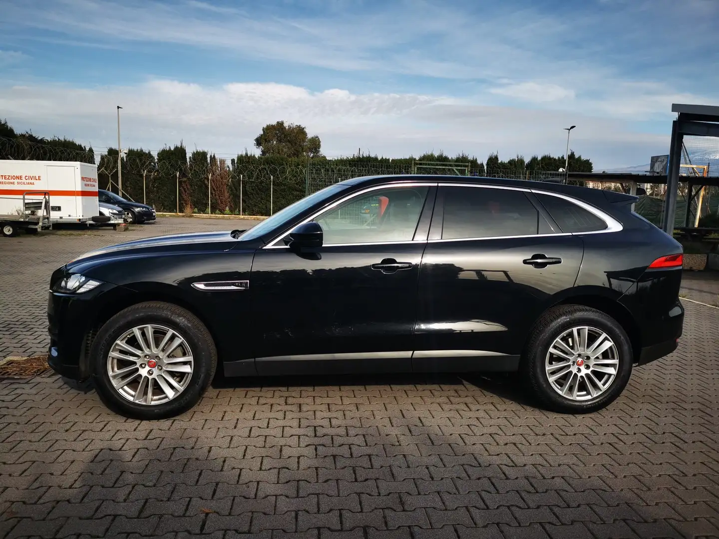 Jaguar F-Pace 2.0d Prestige awd 180cv auto - 2