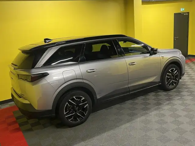 Peugeot 5008 view 4
