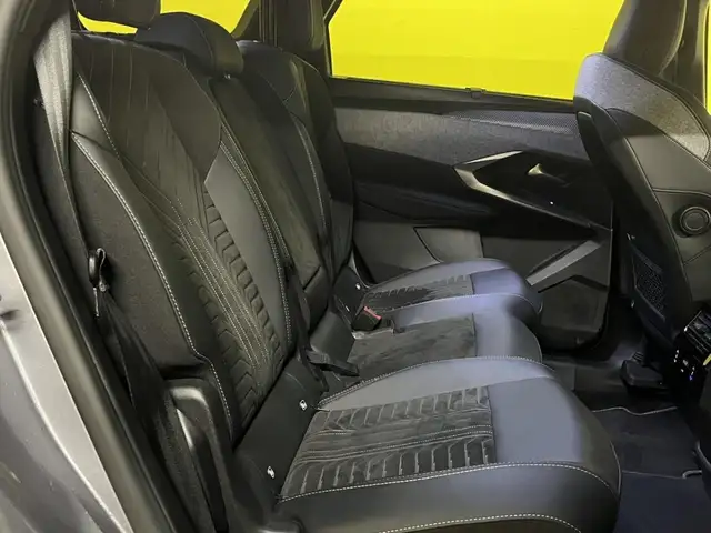 Peugeot 5008 view 13