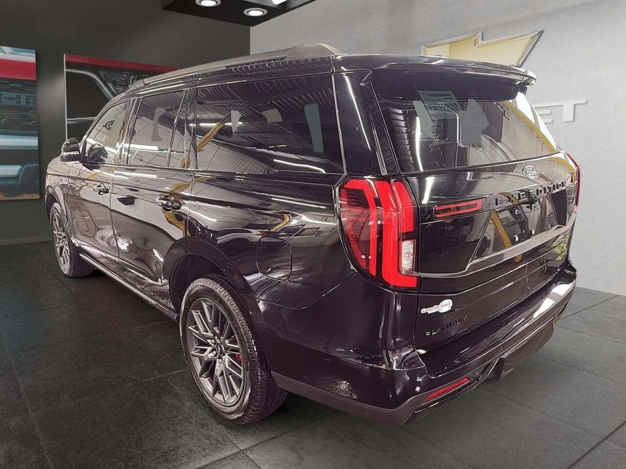 2025 Ford Expedition Platinum 4x4 — photo 4