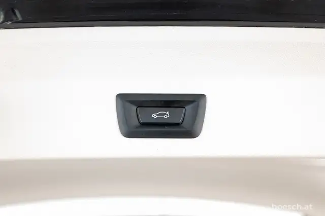BMW X3 view 10