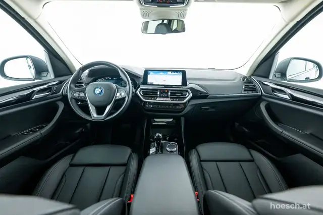 BMW X3 view 6