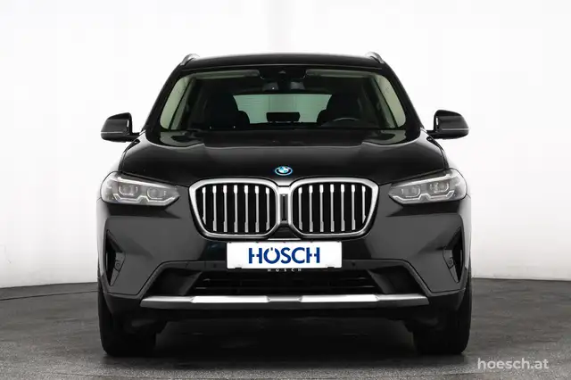 BMW X3 view 3