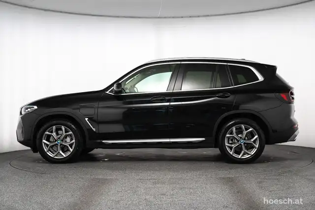 BMW X3 view 4