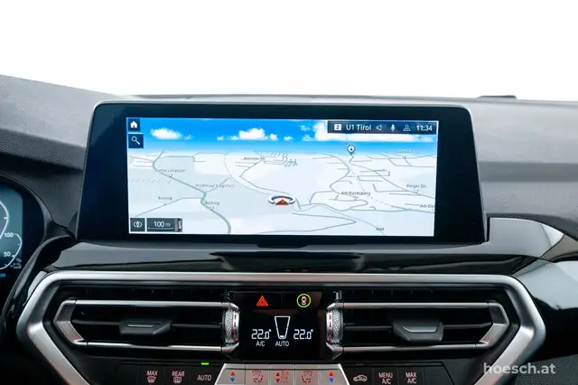 BMW X3 view 12