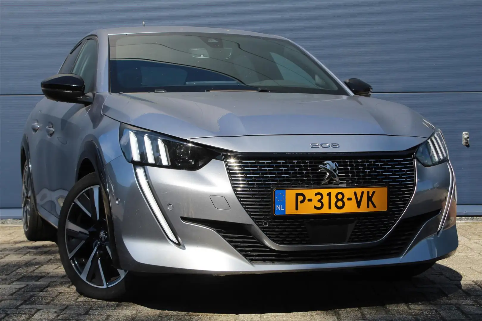 Peugeot 208 1.2 PureTech 100pk GT Pack | Navigatie | Camera | Grijs - 2