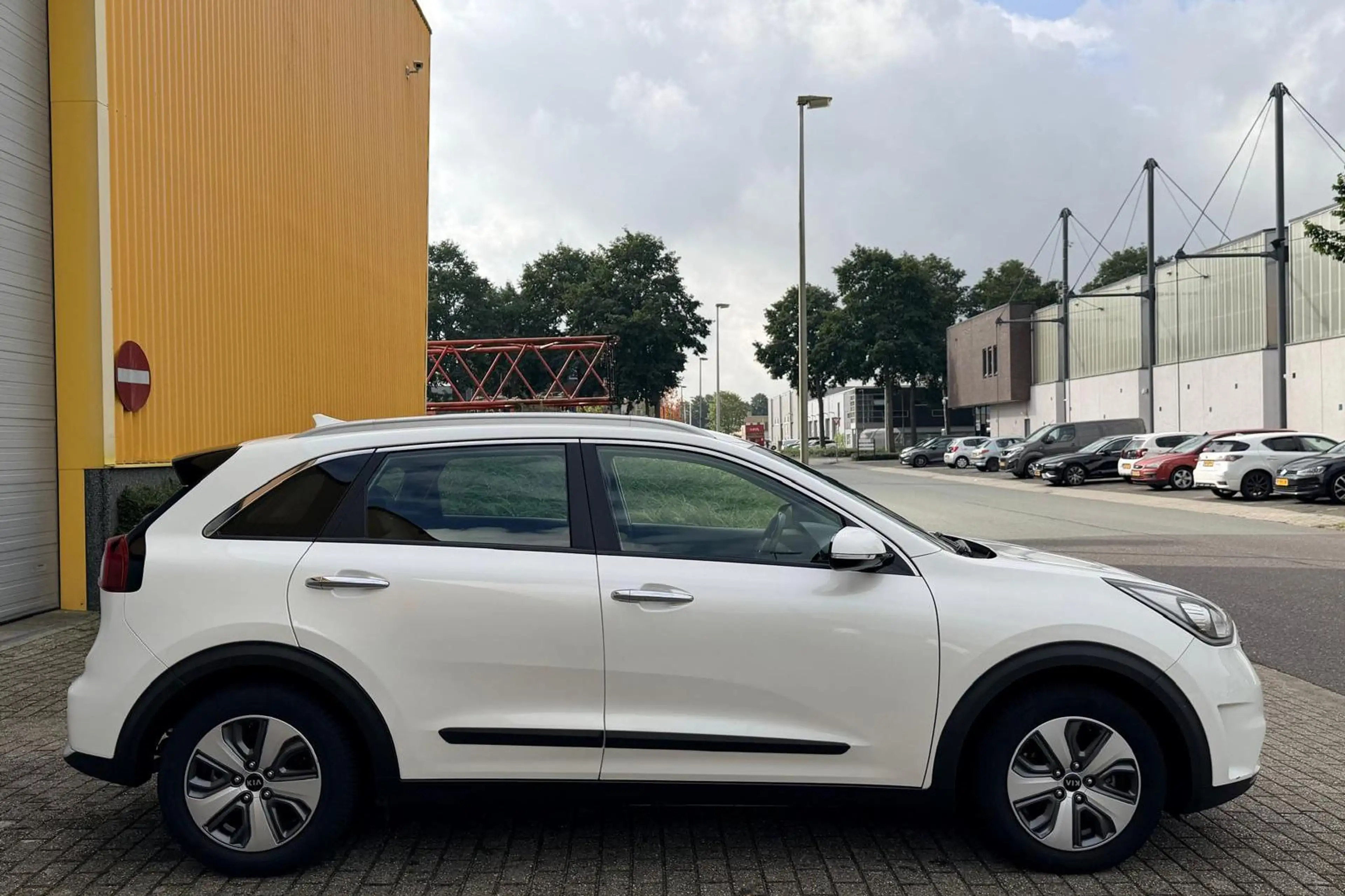 Kia Niro 1.6 GDi Hybrid DynamicLine Airco | Navigatie | Cam — photo 11