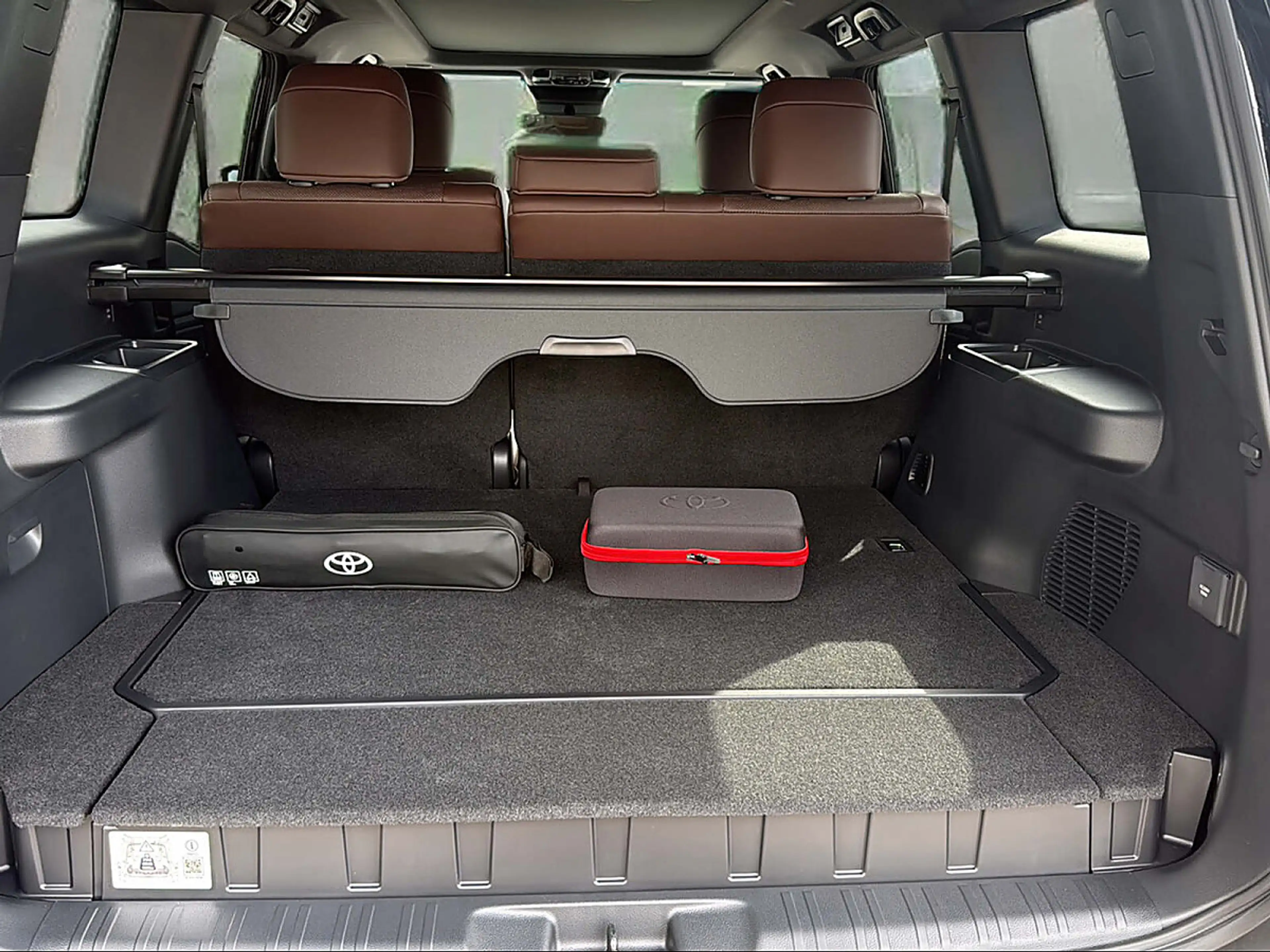 Toyota Land Cruiser Landcruiser 2,8 D-4D 4WD Lounge Aut. — photo 6