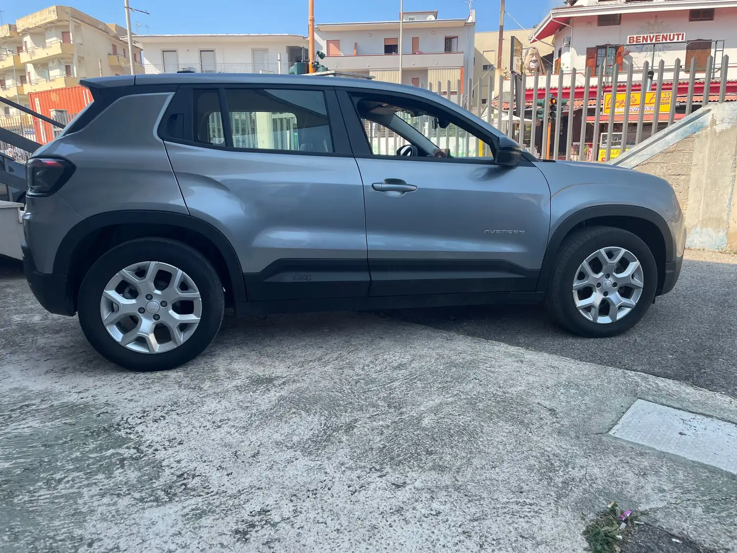 Jeep Avenger Avenger 1.2 turbo Altitude fwd 100cv Grigio - 2