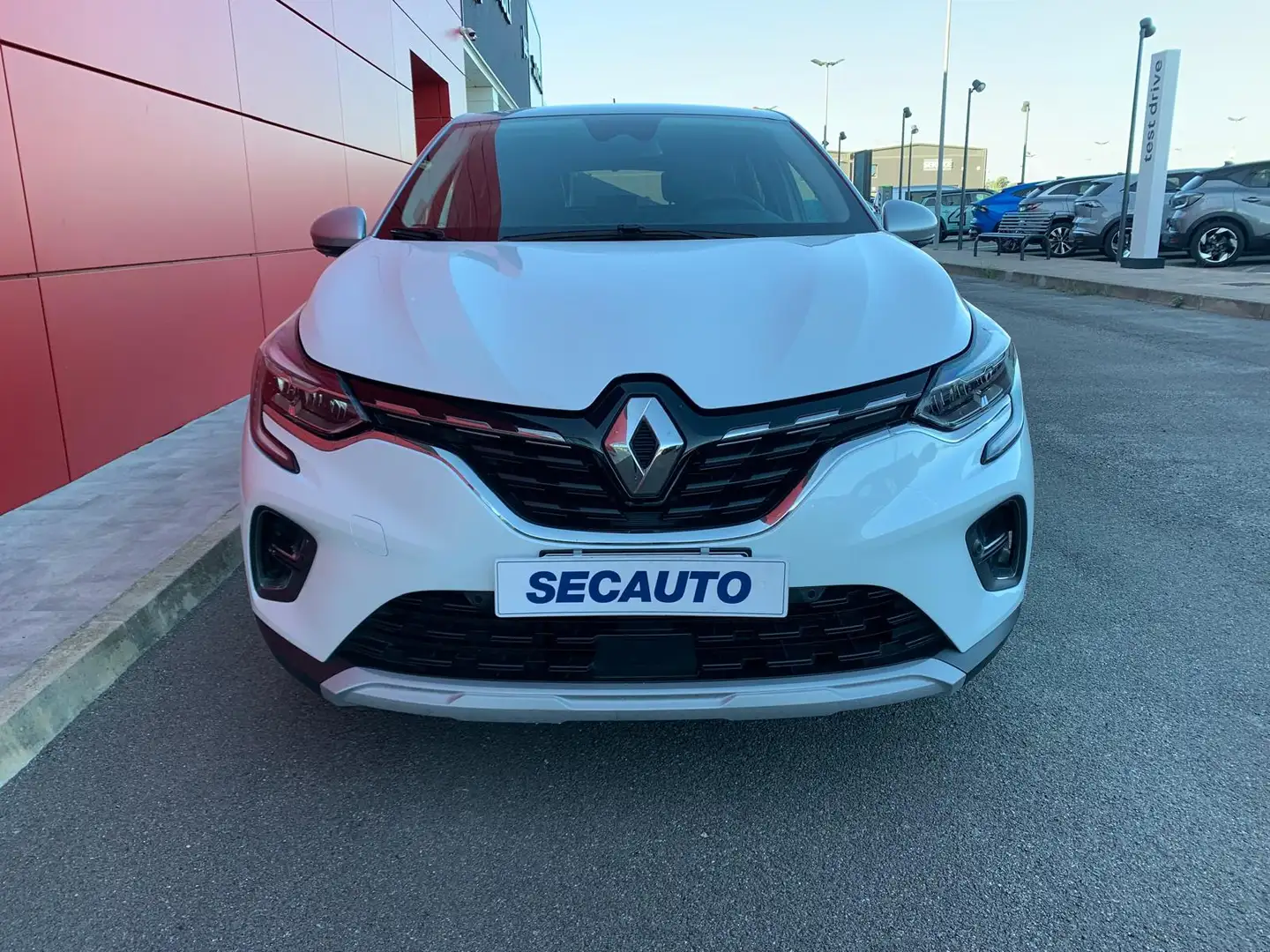 Renault Captur 1.6 E-TECH Hybrid Intens Argento - 1