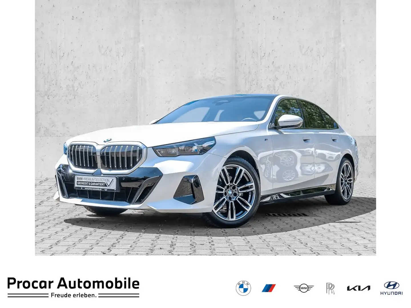 BMW 520 d MSport Adap.LED AHK Pano H/K DA+ PA+ Memory Weiß - 1