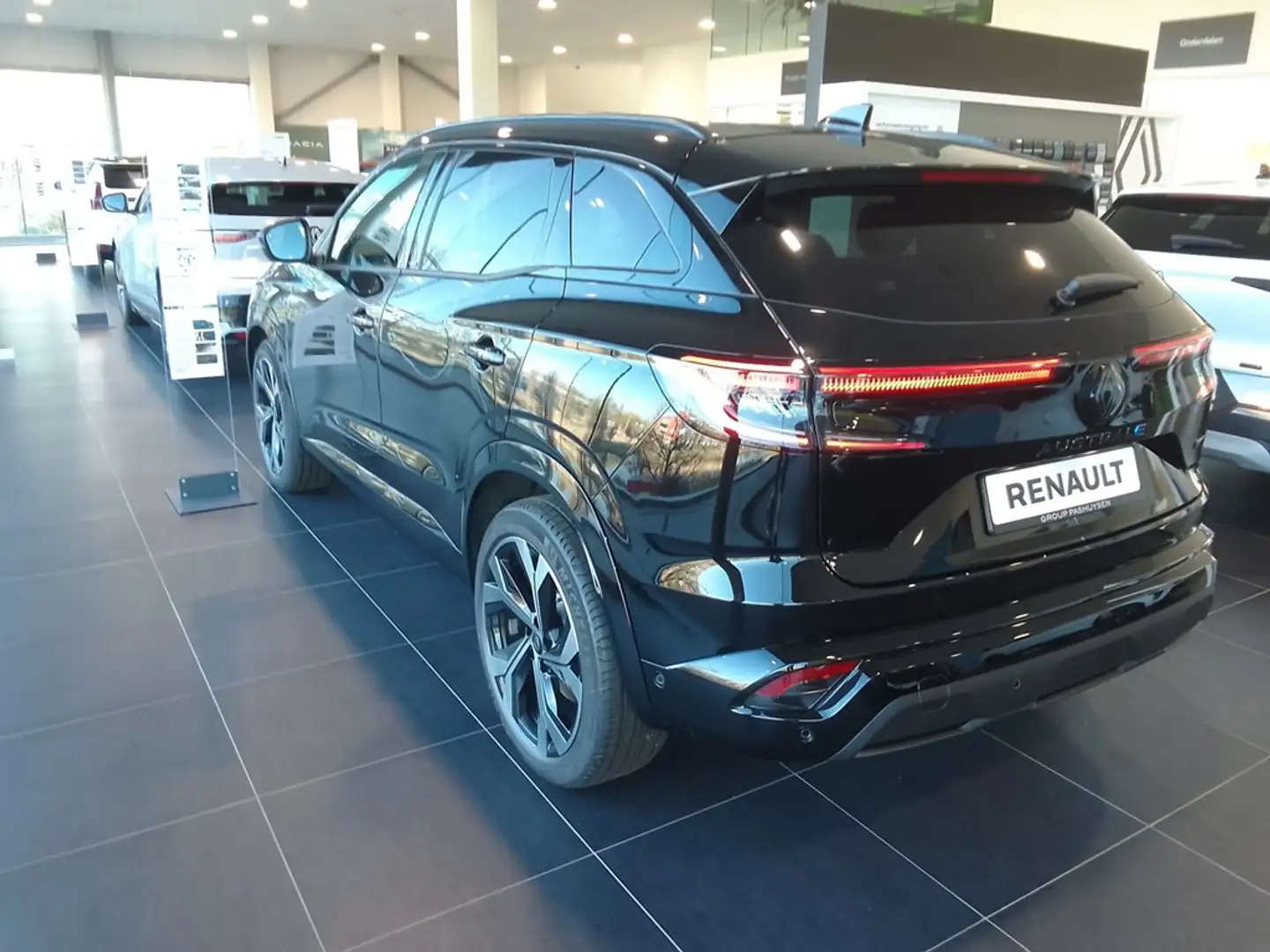 Renault Austral Iconic esprit Alpine E-Tech full hybrid 200 Zwart - 2