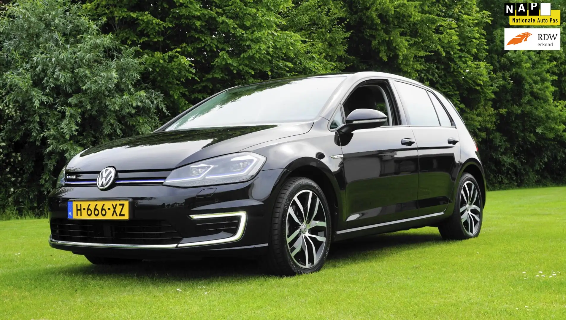Volkswagen e-Golf Warmtepomp ECC Airco E-DITION Zwart - 1