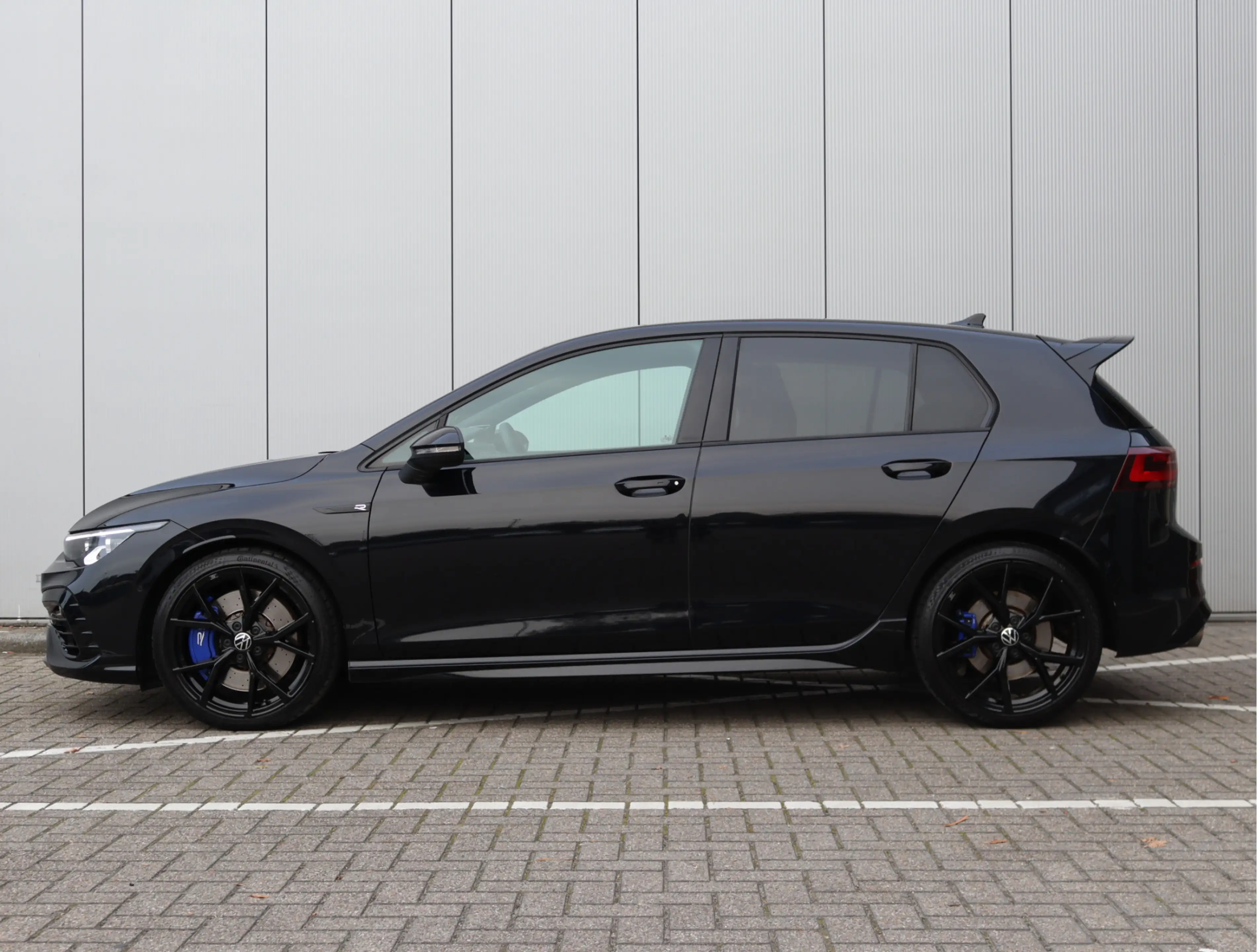 Volkswagen Golf R 4Motion | 19" | H&K | Akrapovic | IQ Light | Camer — photo 5
