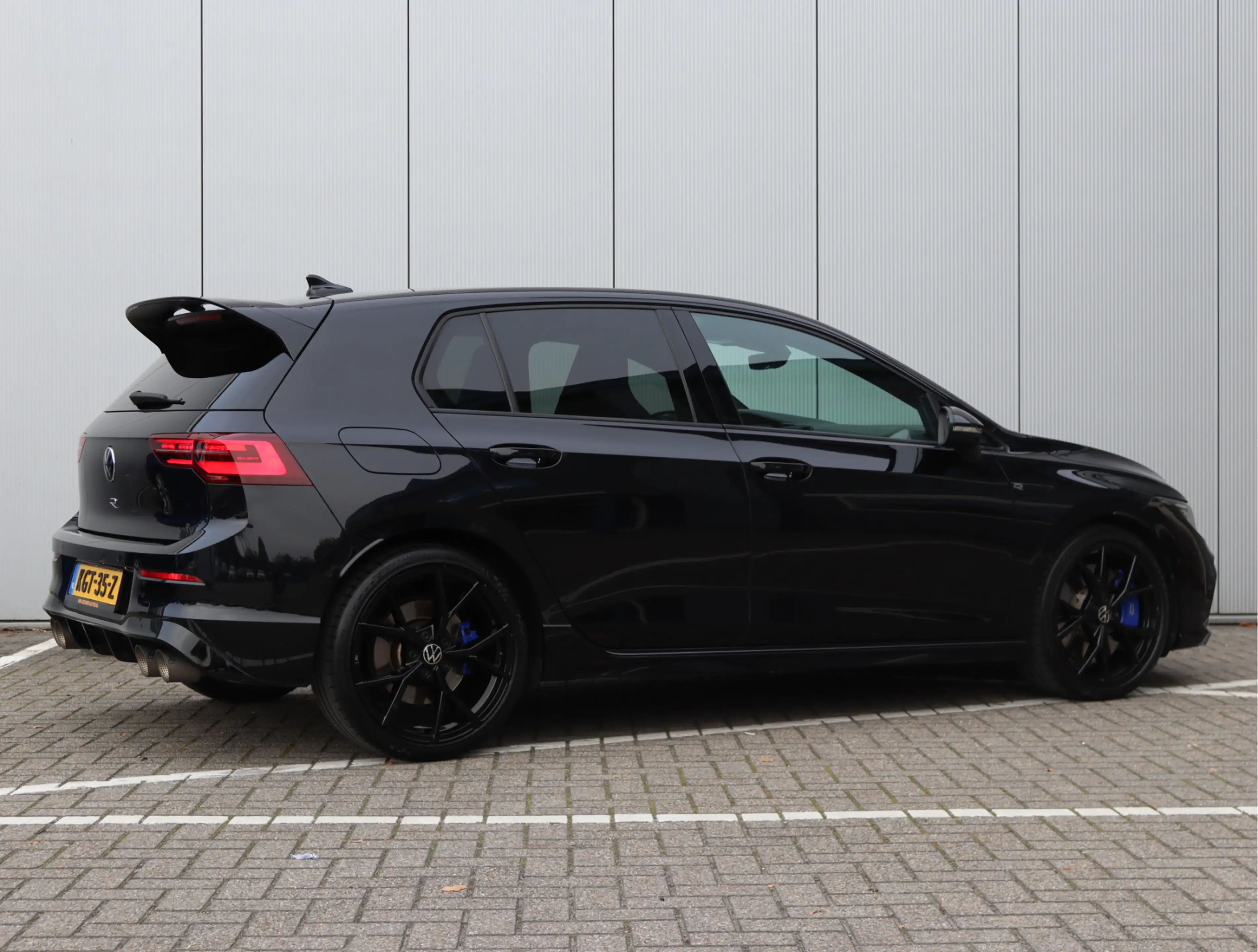 Volkswagen Golf R 4Motion | 19" | H&K | Akrapovic | IQ Light | Camer — photo 4