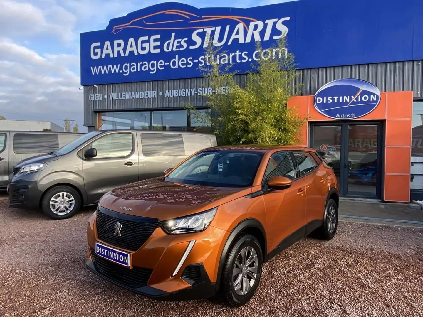 Peugeot 2008 1.2i PureTech 130 Active Naranja - 1