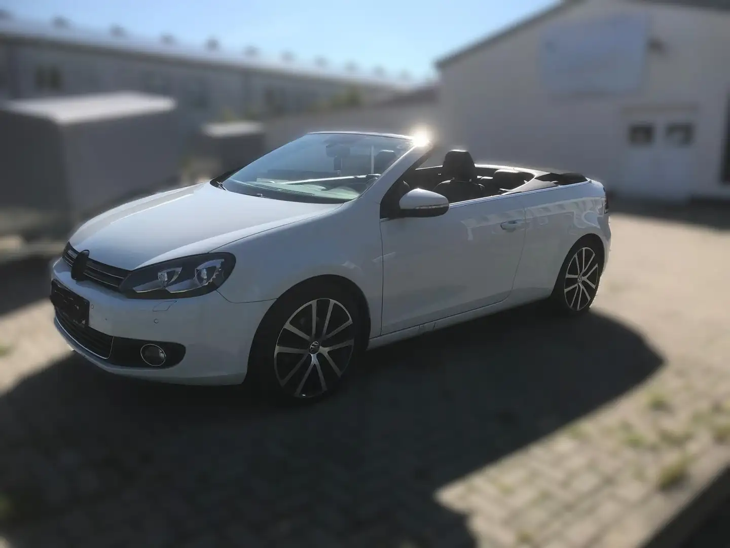 Volkswagen Golf Cabriolet Golf Cabrio 1.6 TDI Exclusive Biały - 1