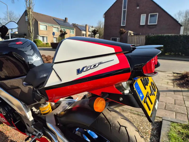 Aprilia RSV Mille - foto 8