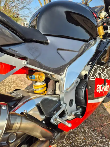 Aprilia RSV Mille - foto 7