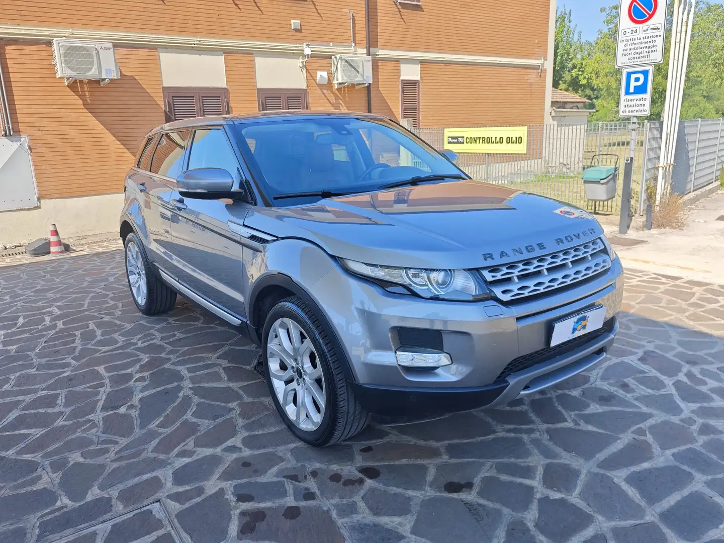 Land Rover Range Rover Evoque 5p 2.2 sd4 Prestige 190cv UNICO PROPR TAGL UFFICI Grijs - 2