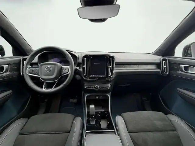 Volvo C40 view 6