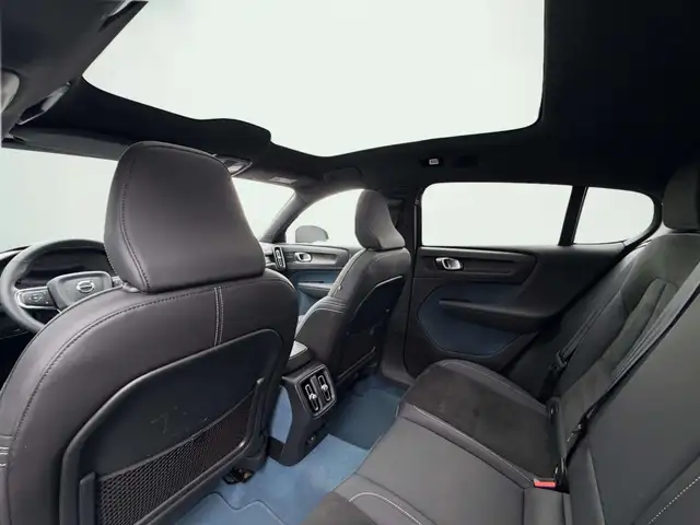Volvo C40 view 11