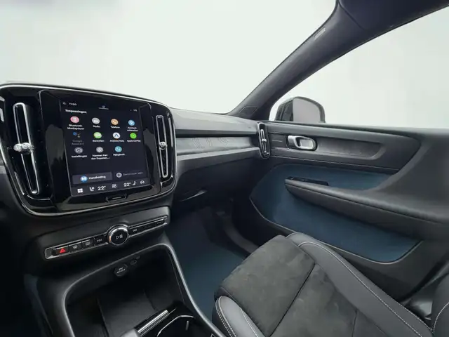 Volvo C40 view 13