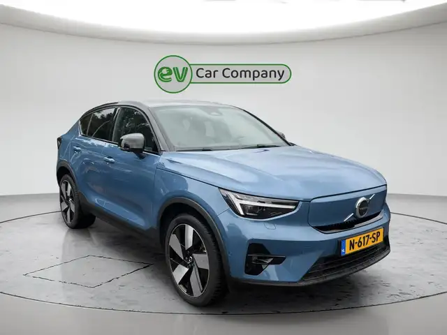 Volvo C40 view 2