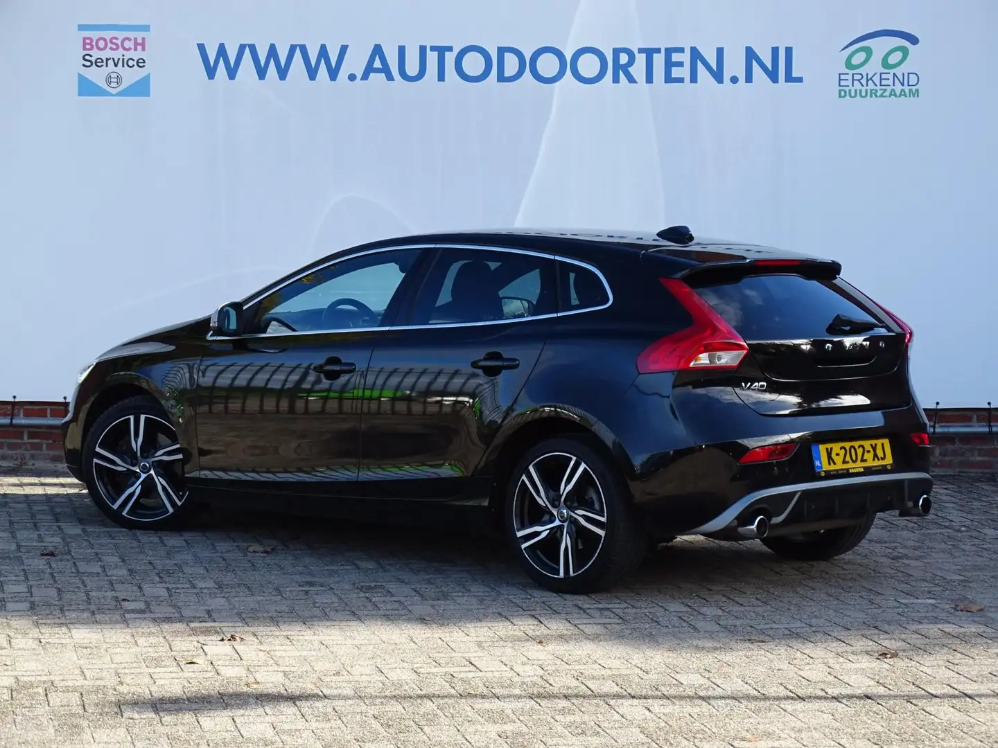 Volvo V40 1.5 T2 Inscription|Harman Kardon|Navi|Stoelverwarm Noir - 2