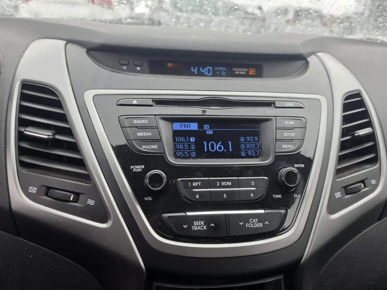 Hyundai ELANTRA снимка Hyundai ELANTRA