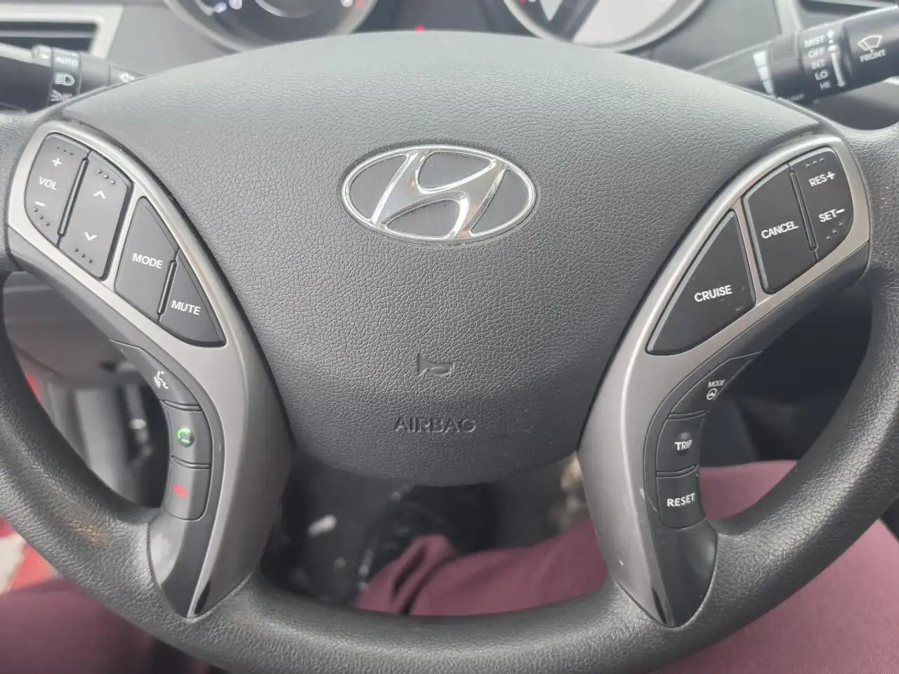 Hyundai ELANTRA снимка Hyundai ELANTRA
