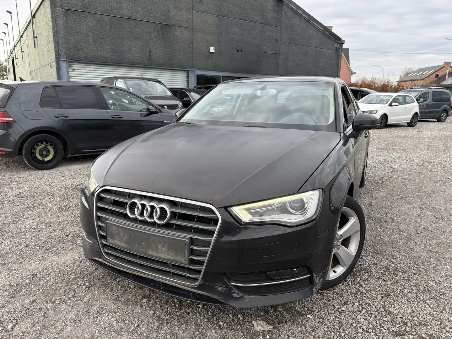 Audi A3 A3 1.6 TDi Ambiente Start/Stop DPF Grijs - 2