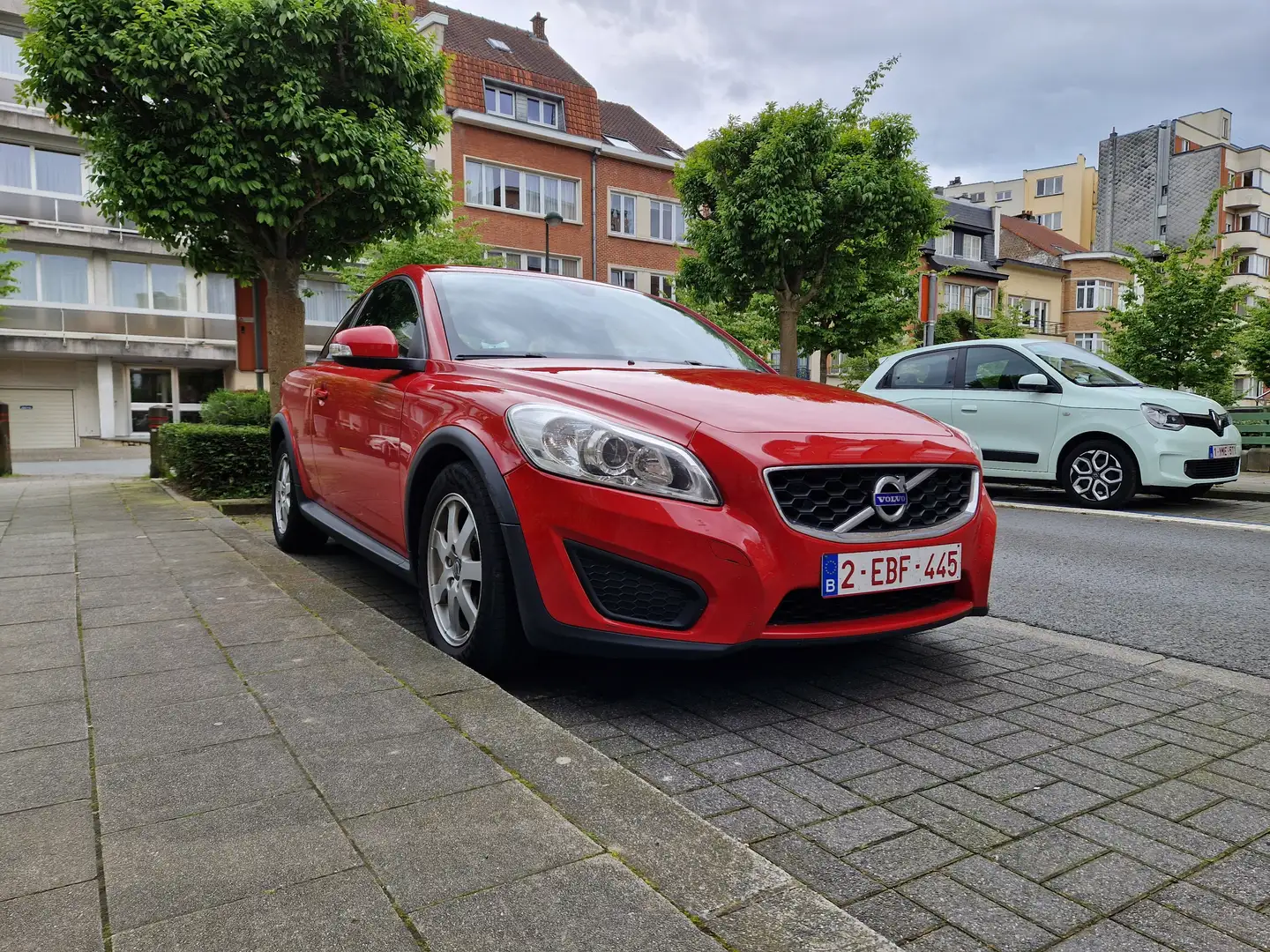 Volvo C30 2.0i Flexifuel Momentum Czerwony - 1