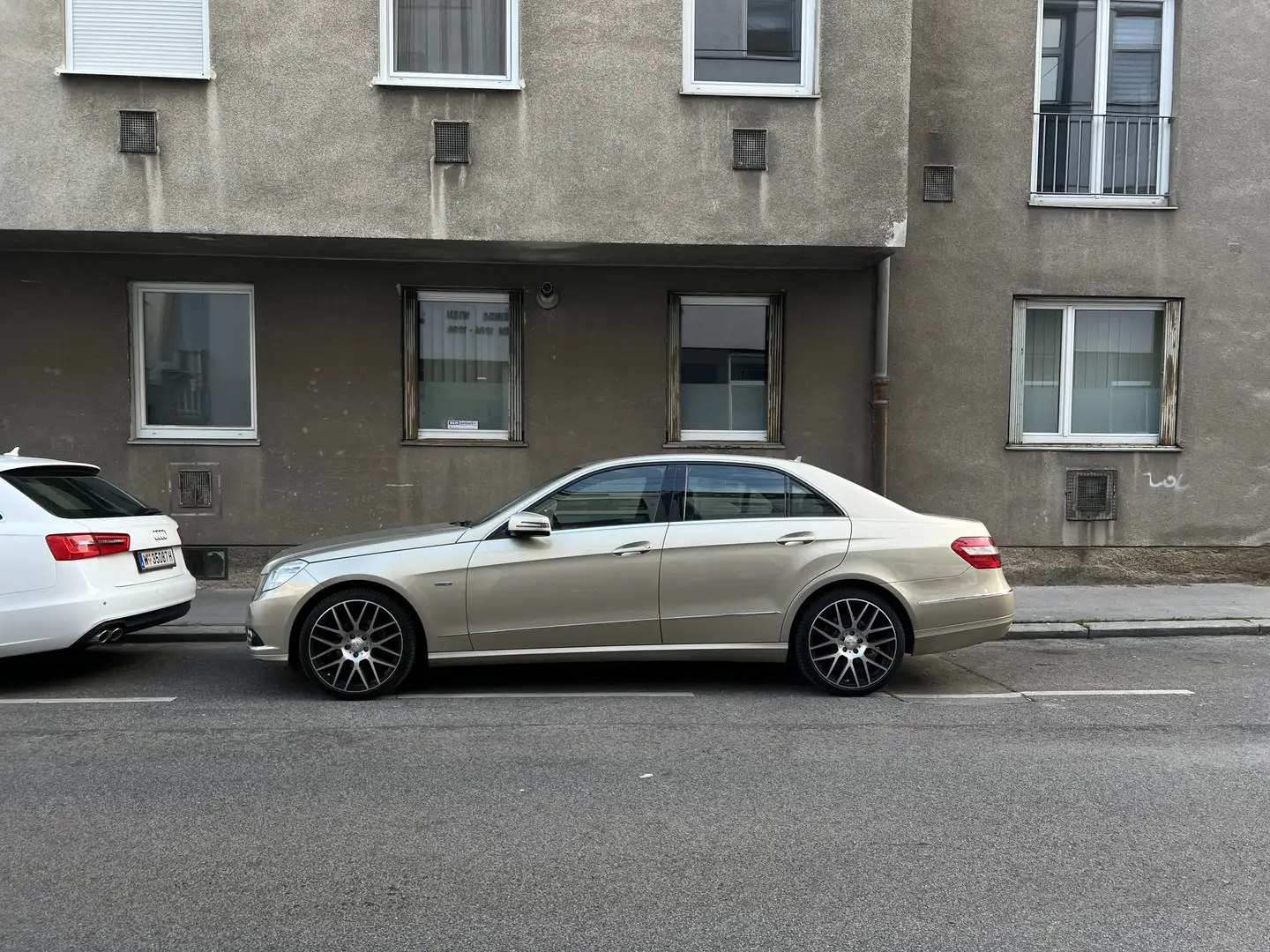 Mercedes-Benz E 200 Elegance BlueEfficiency CDI - 1