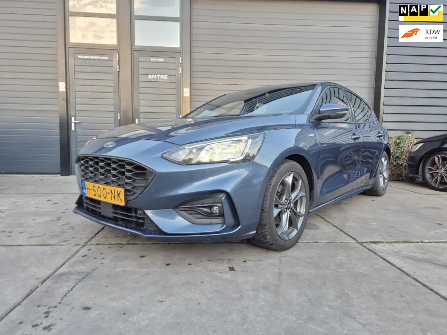 Ford Focus 1.5 EcoBoost ST Line Business NAP Blauw - 1