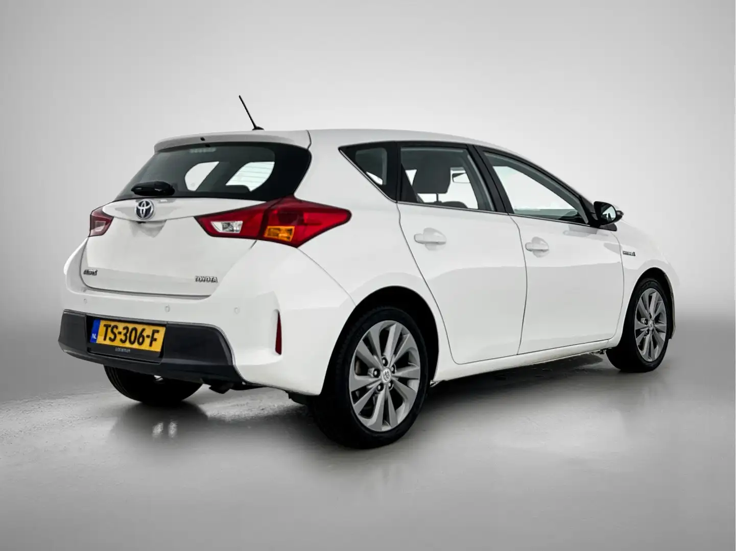 Toyota Auris 1.8 Hybrid Executive Limited | Climate control | C Wit - 2