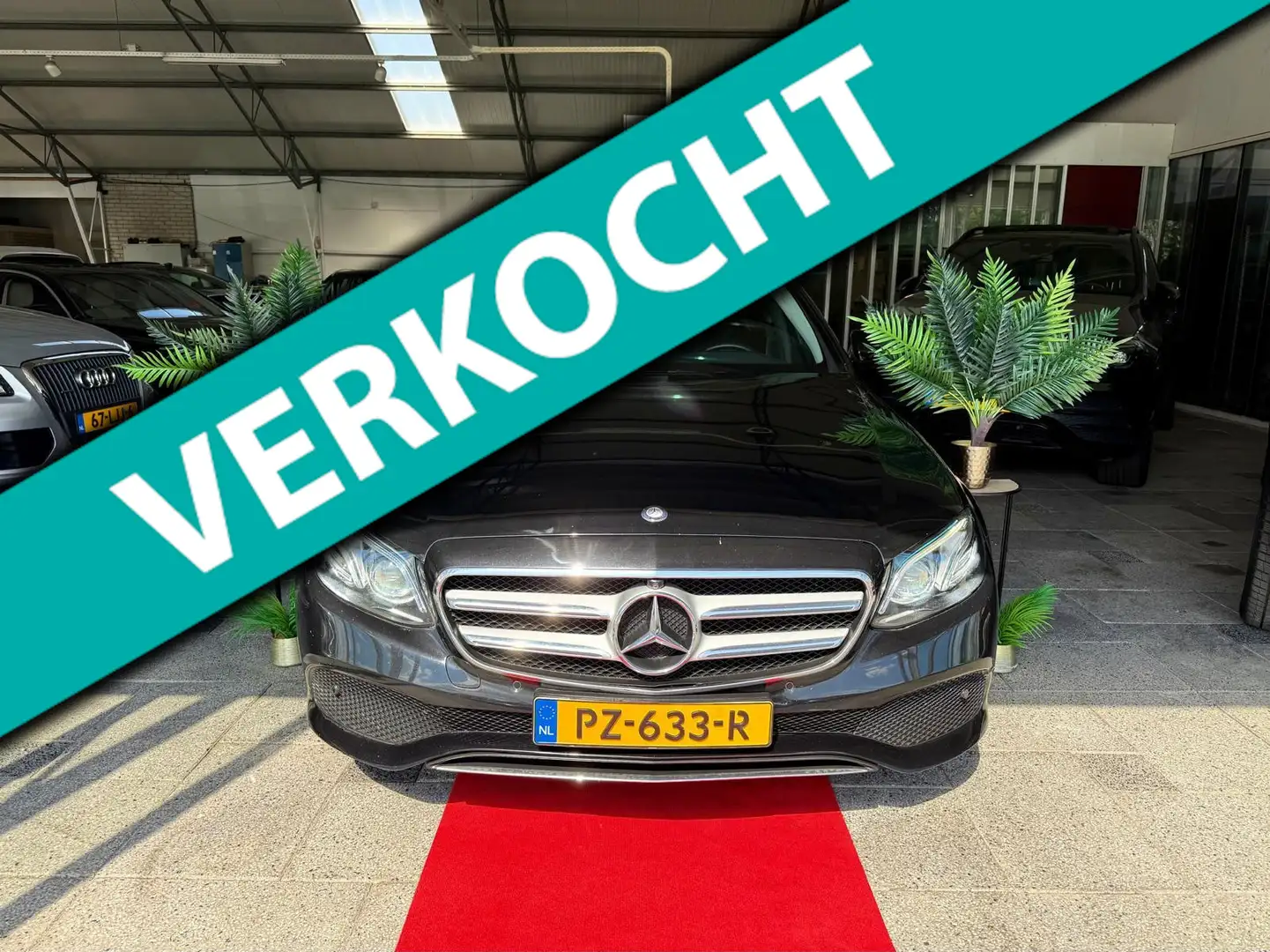 Mercedes-Benz E 220 d PRESTIGE PLUS PANO FULL! 2016 Zwart - 1