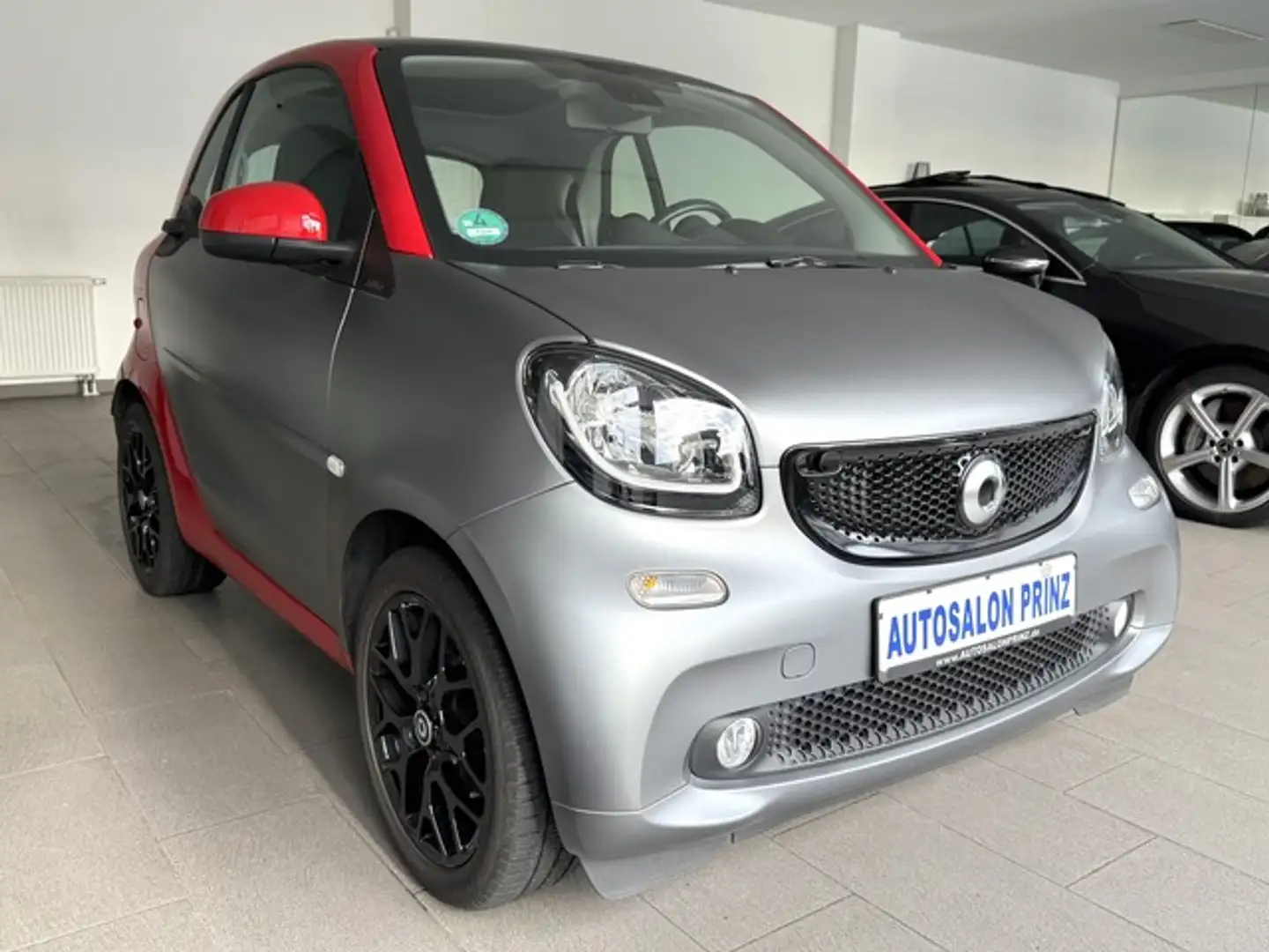 smart forTwo AUTOM PANO KLIMA SHZ ALLWETTER Grau - 1