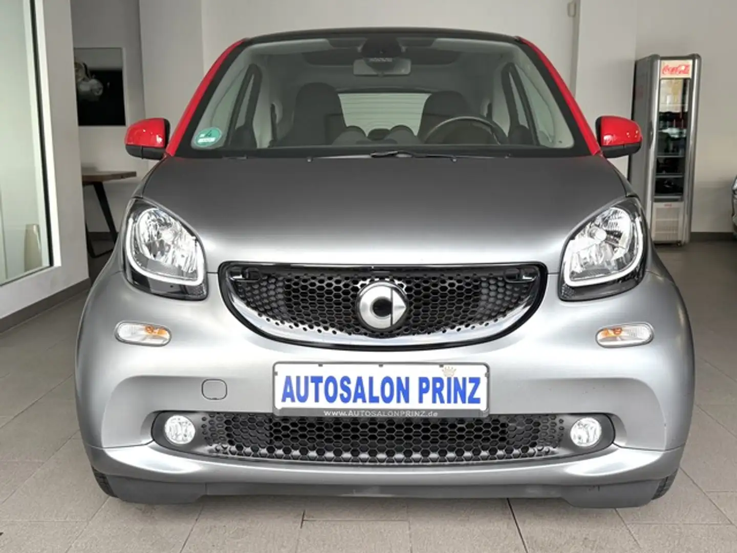 smart forTwo AUTOM PANO KLIMA SHZ ALLWETTER Grau - 2