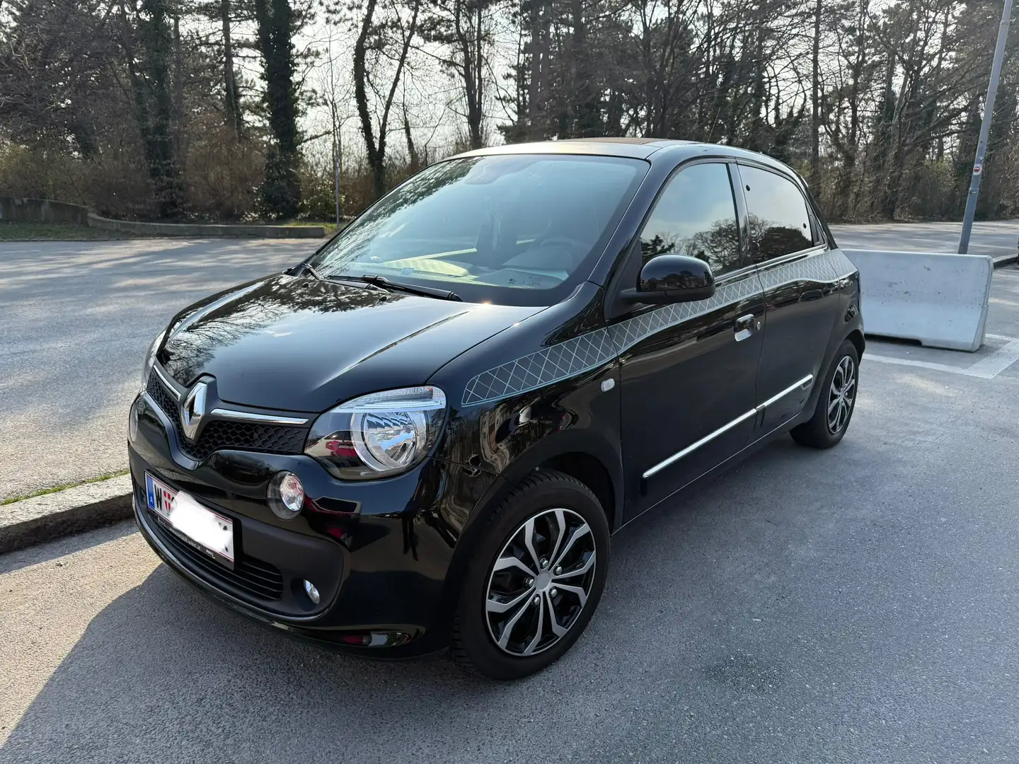 Renault Twingo Twingo Energy TCe 90 La Parisienne La Parisienne Schwarz - 1