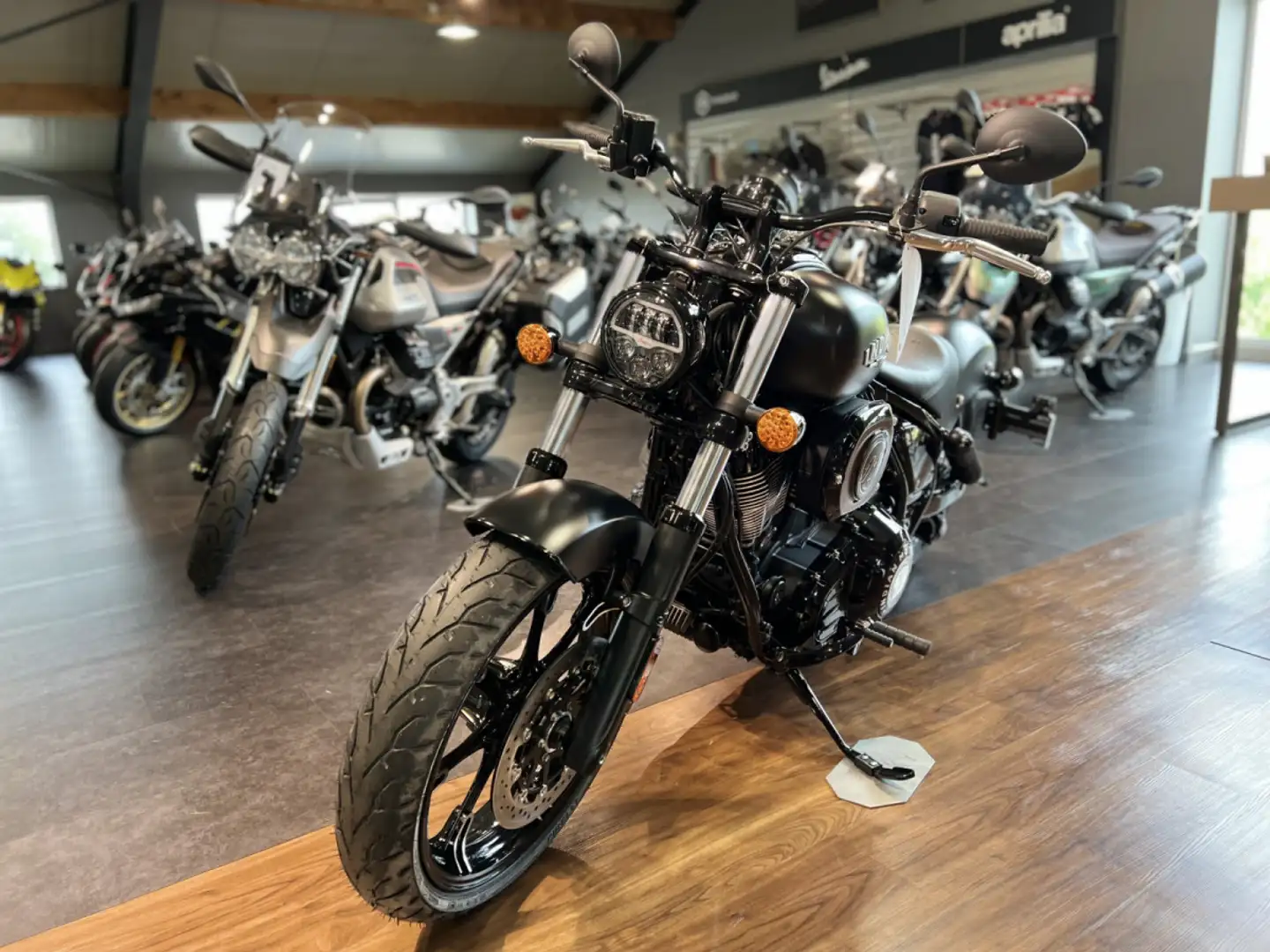 Indian Chief Dark Horse Black Smoke Noir - 2