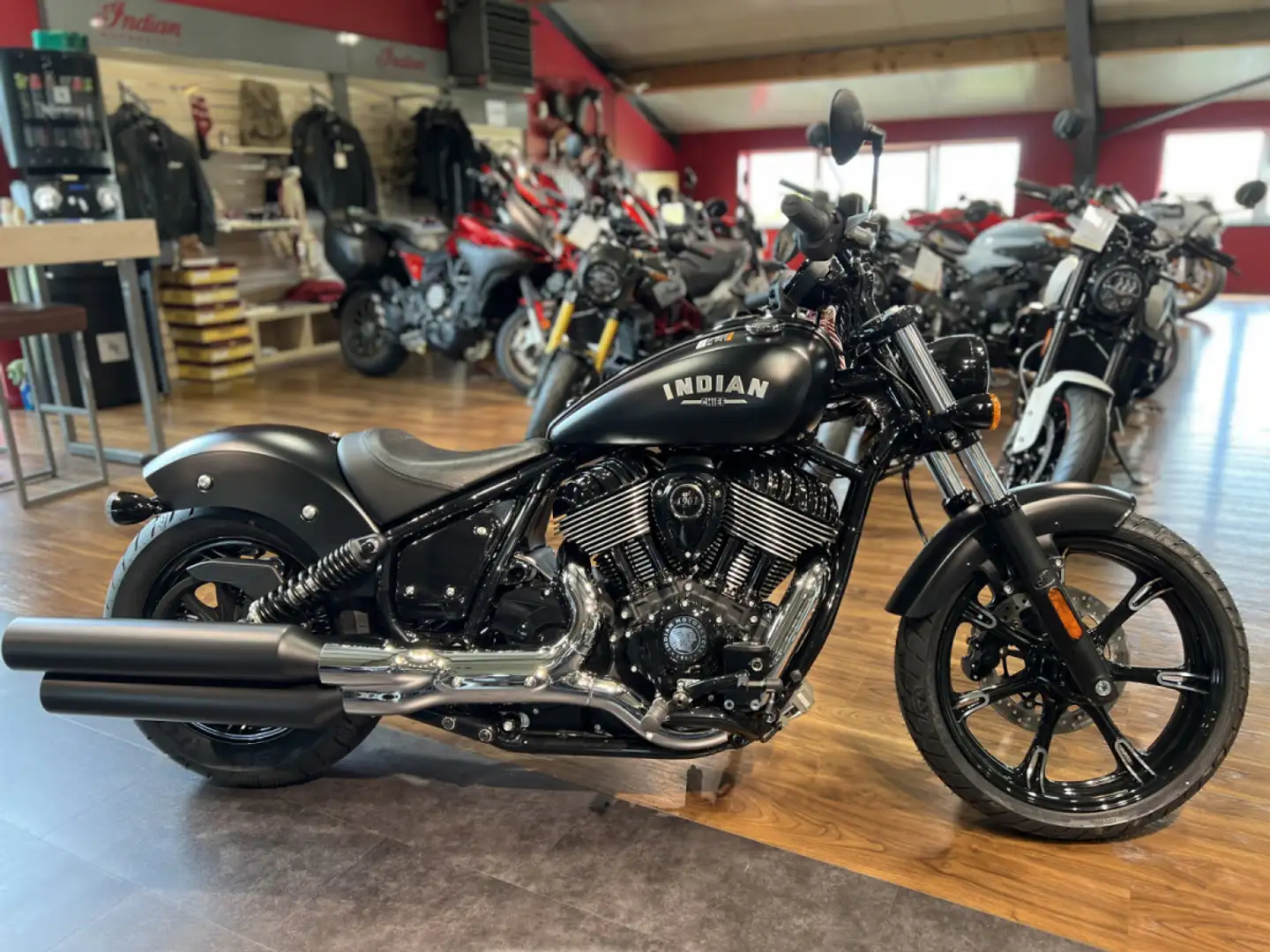 Indian Chief Dark Horse Black Smoke Noir - 1