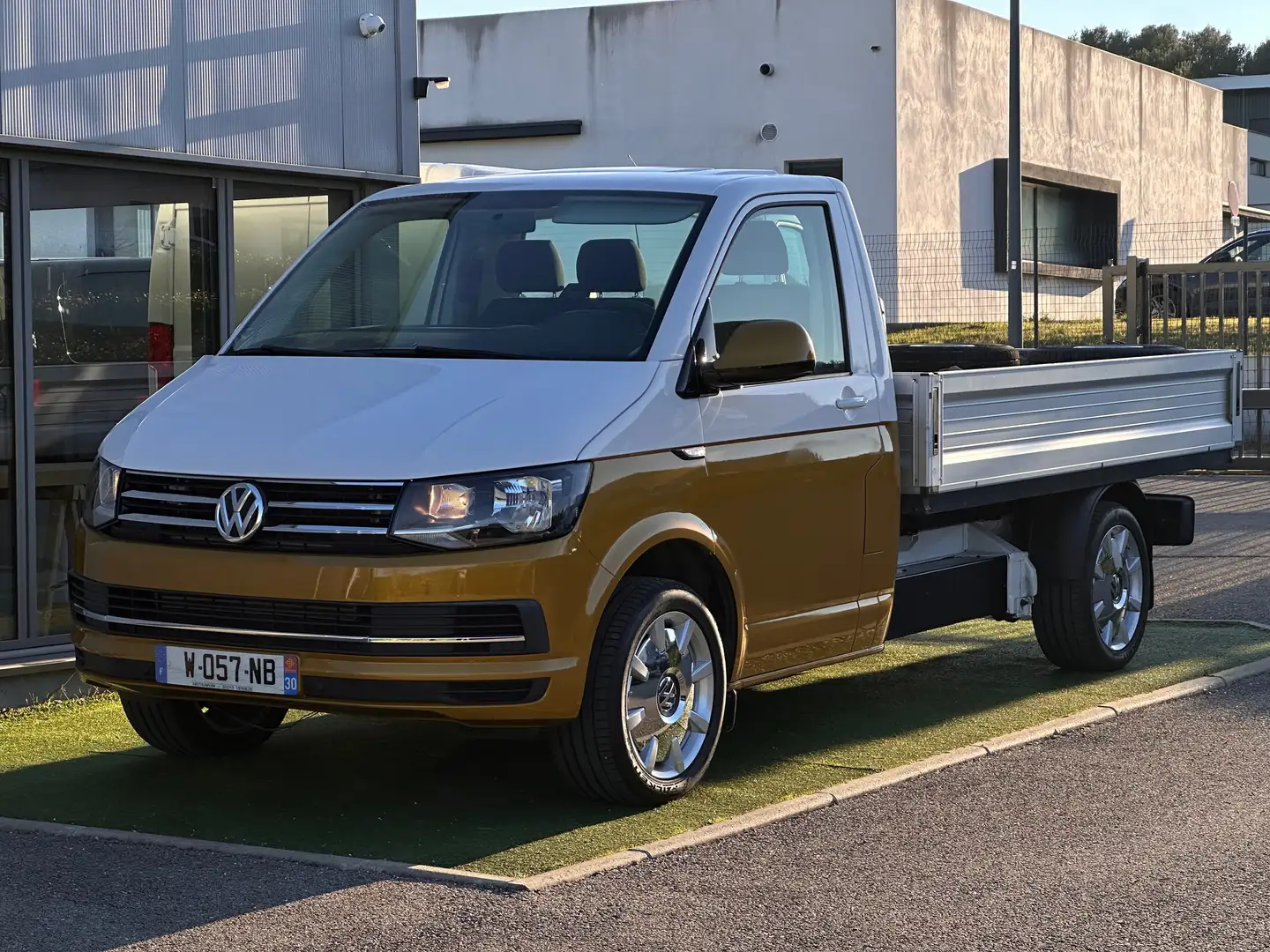 Volkswagen Transporter T6 CCB L2 2.0 TSI 150 BVM6 Bílá - 1