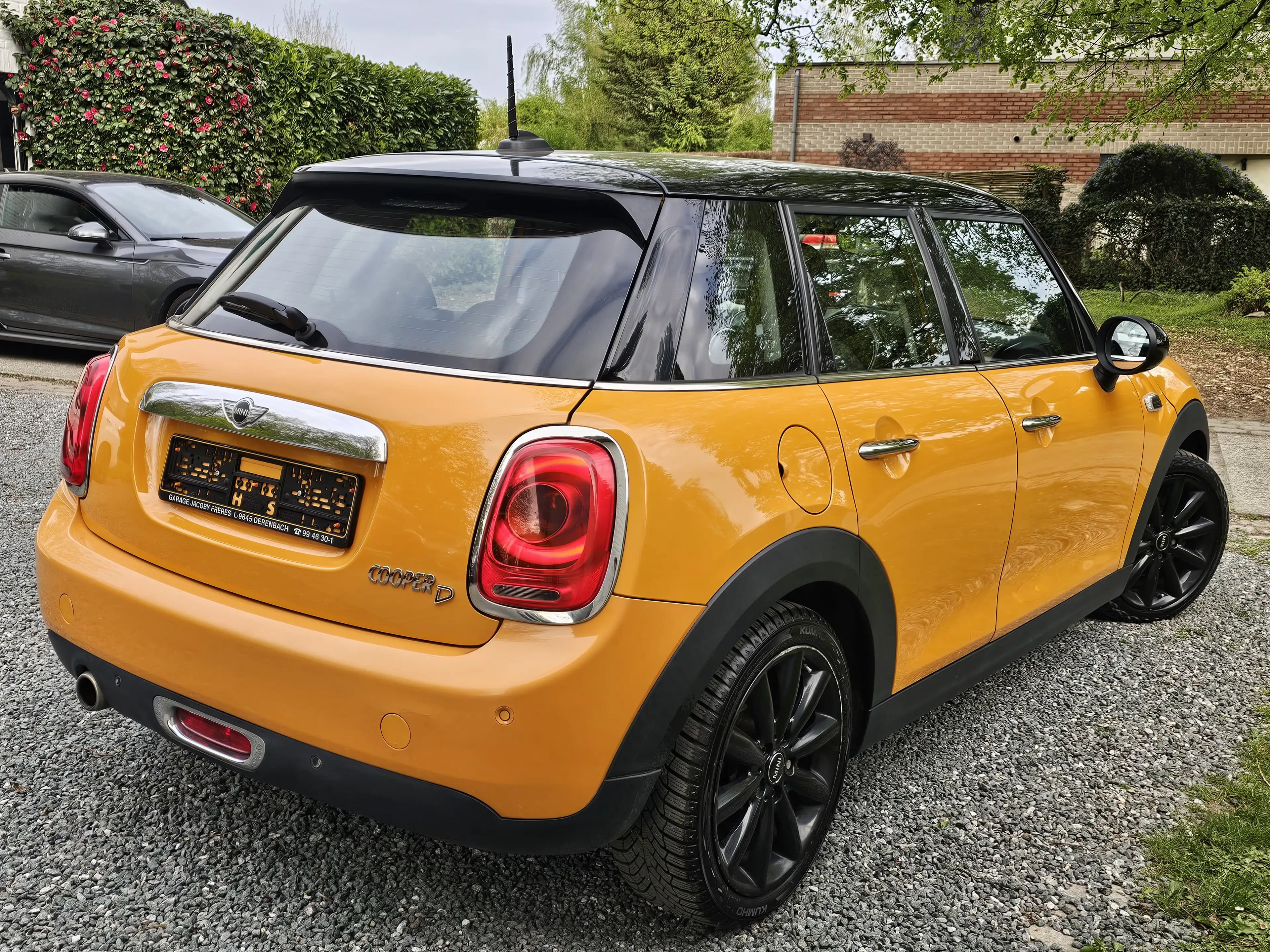 MINI Cooper D 1.5 D* 1 MAIN * EURO 6b * XÉNON+CUIR+NAVI+...* — photo 4