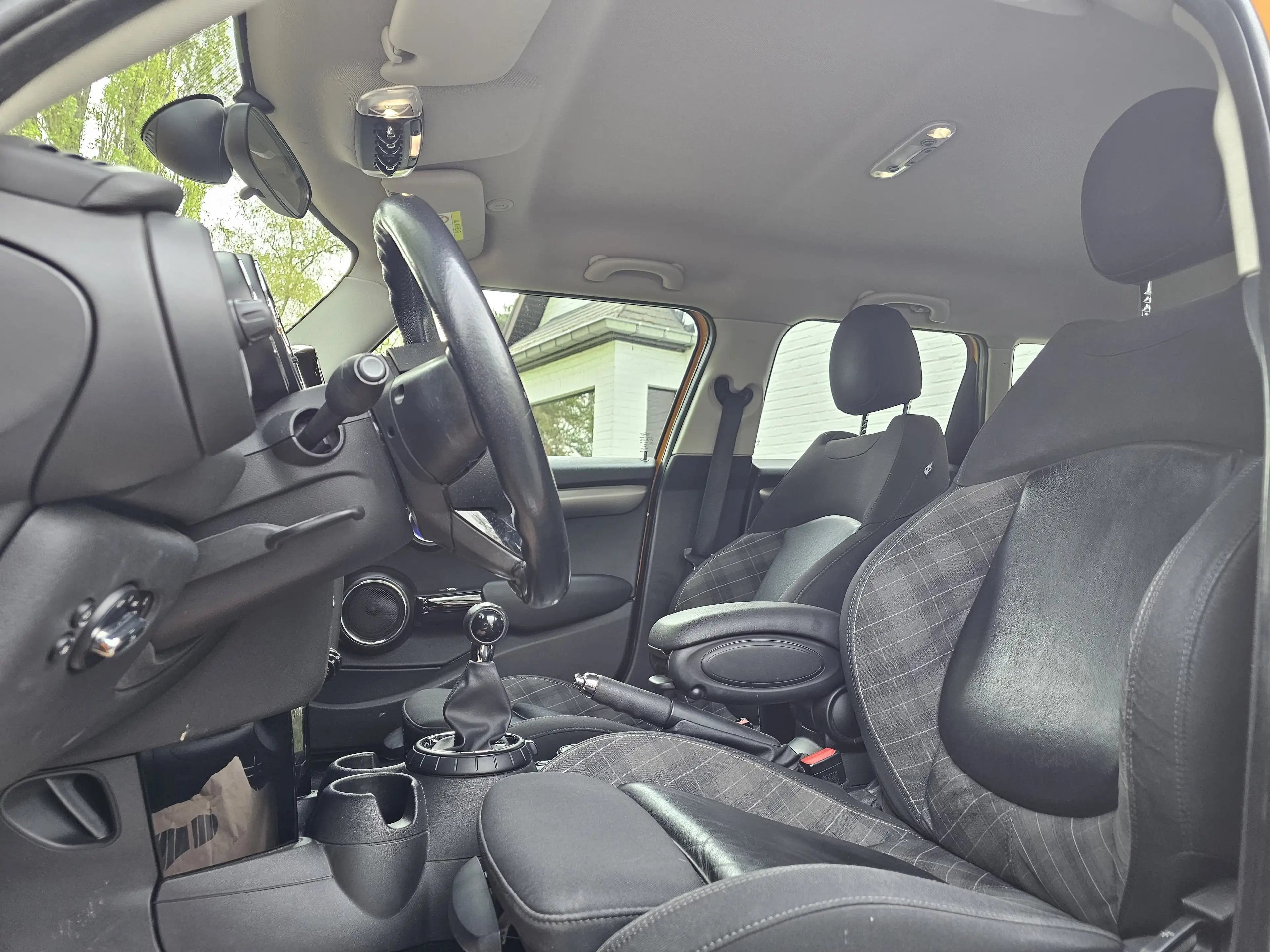 MINI Cooper D 1.5 D* 1 MAIN * EURO 6b * XÉNON+CUIR+NAVI+...* — photo 6