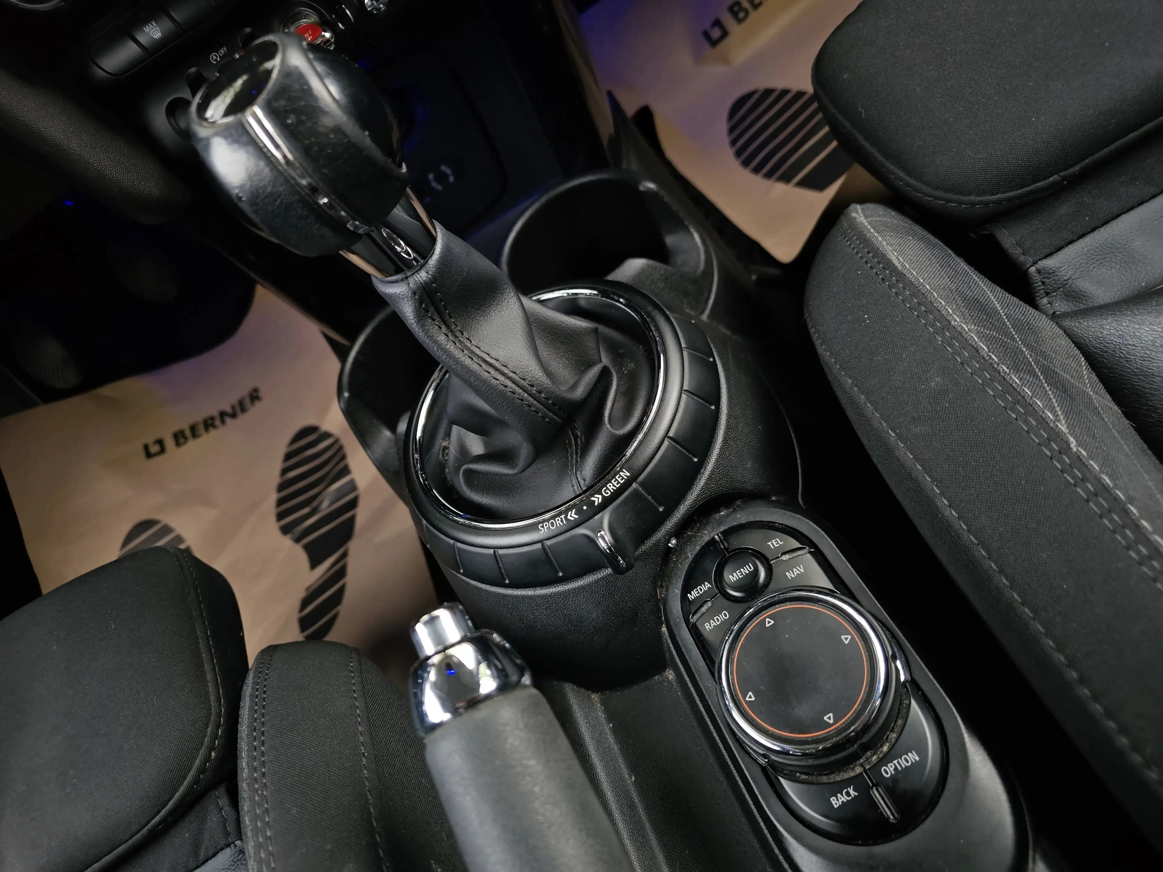 MINI Cooper D 1.5 D* 1 MAIN * EURO 6b * XÉNON+CUIR+NAVI+...* — photo 14