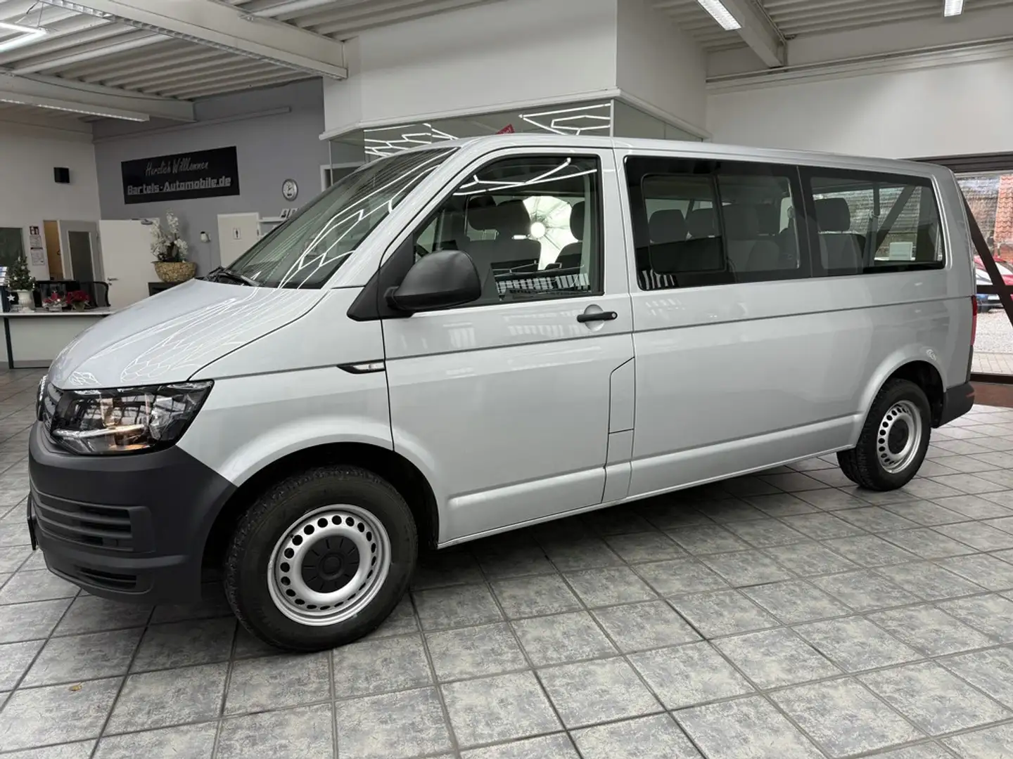 Volkswagen T6 Transporter 2.0 TDI lang, 9-Sitzer, DSG, AHK Argintiu - 2