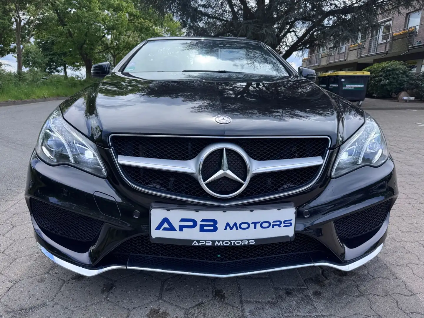 Mercedes-Benz E 200 E200 CABRIO AMG LED NAVI LEDER AIRSCARF SCHECKH. Schwarz - 2