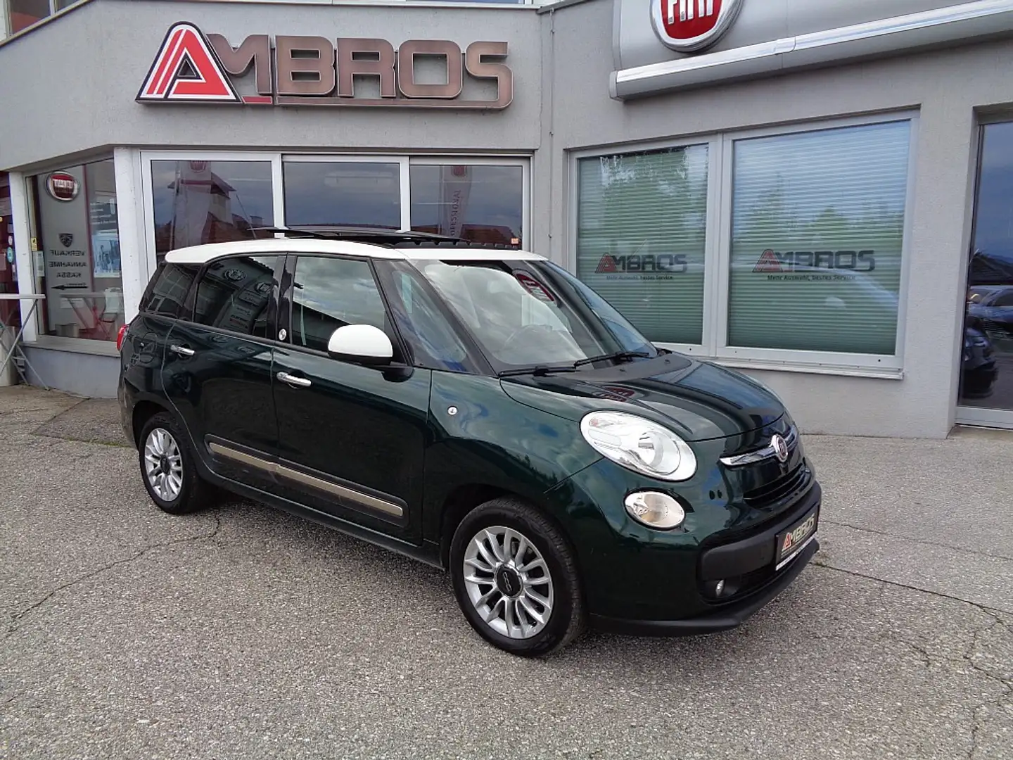 Fiat 500L Living 1,6 Multijet II 105 Lounge AHK, Schiebed... Grün - 1